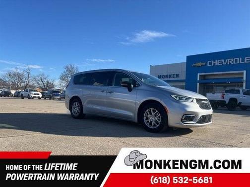 2024 Chrysler Pacifica Touring-L