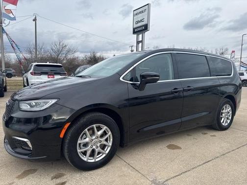 2024 Chrysler Pacifica Touring-L