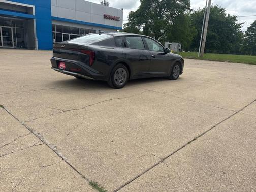 Black 2025 Kia K4 LX