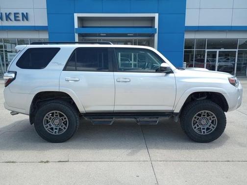 2020 Toyota 4Runner SR5
