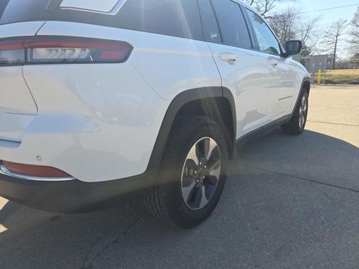 2022 Jeep Grand Cherokee 4xe Base