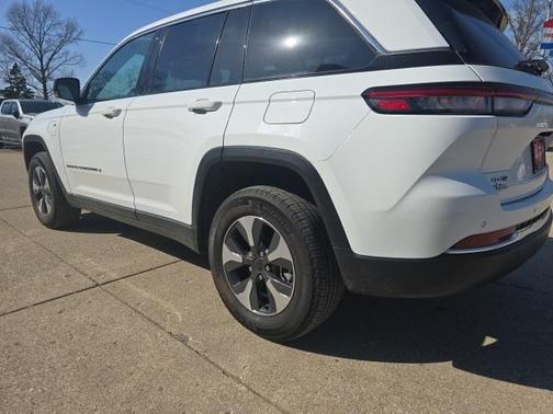 2022 Jeep Grand Cherokee 4xe Base