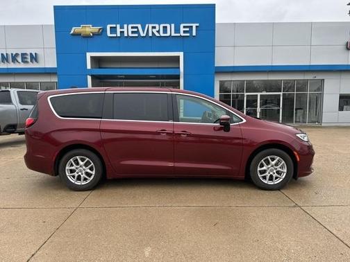 2023 Chrysler Pacifica Touring-L