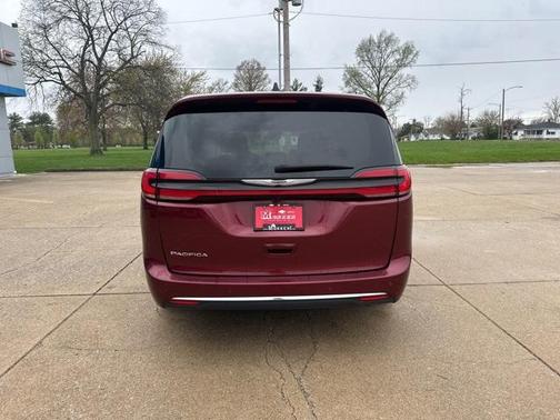 2023 Chrysler Pacifica Touring-L
