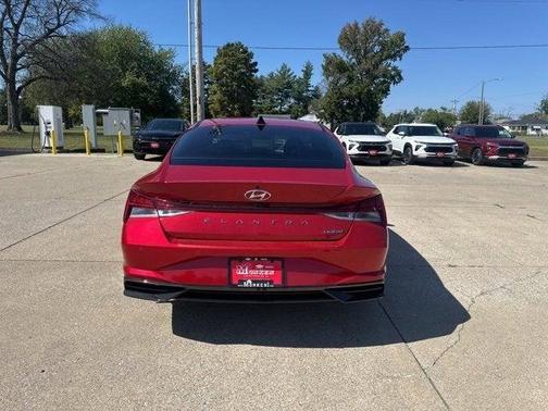 2021 Hyundai ELANTRA Limited