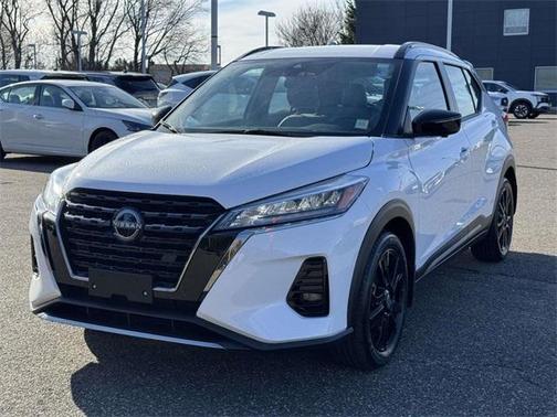 2024 Nissan Kicks SR