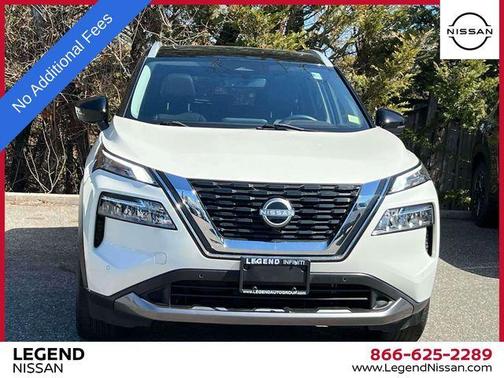 2 Tone White / Black Roof 2023 Nissan Rogue SL