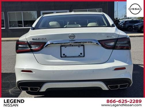 2023 Nissan Maxima SV