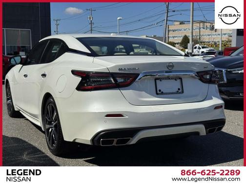 2023 Nissan Maxima SV