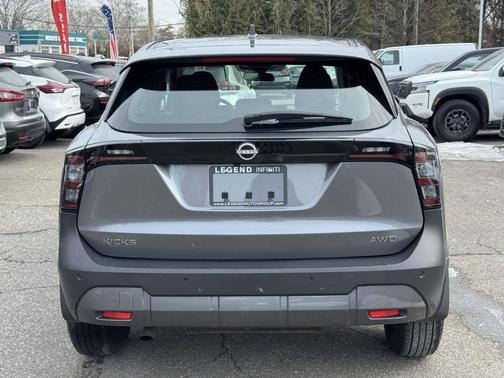 2025 Nissan Kicks S