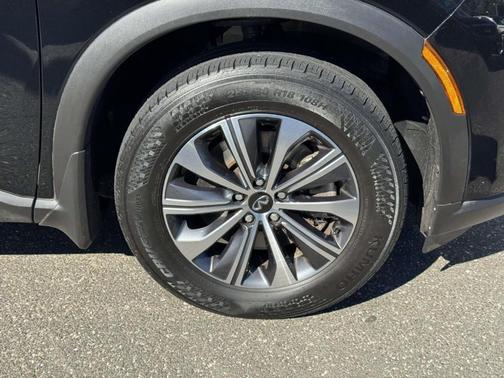 2023 INFINITI QX60 Pure