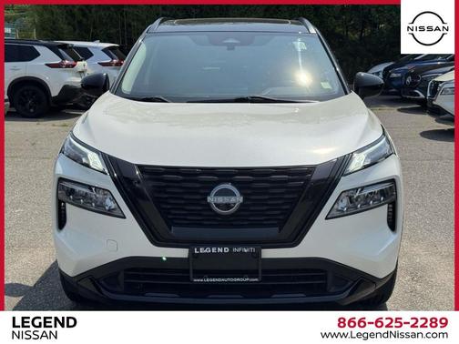 2 Tone White / Black Roof 2023 Nissan Rogue SV