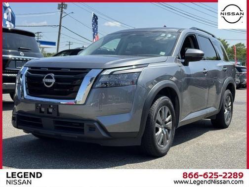 2025 Nissan Pathfinder SV