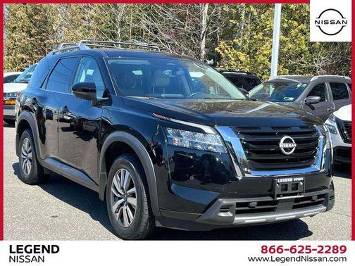 2023 Nissan Pathfinder SL