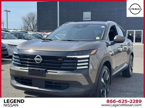 Canyon Bronze M 2025 Nissan Kicks SR