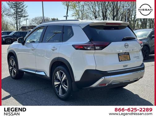 White 2023 Nissan Rogue Platinum