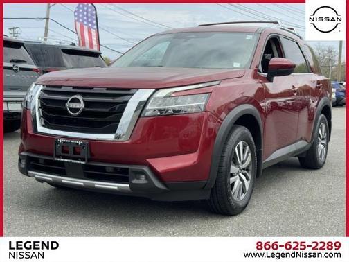 2022 Nissan Pathfinder SL