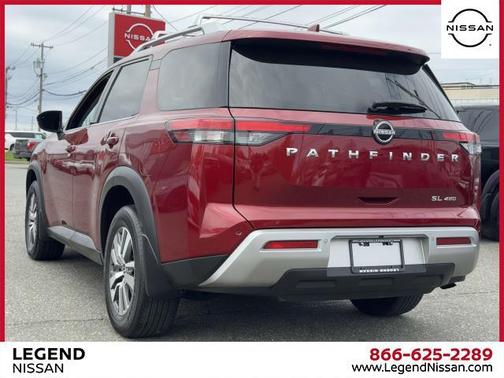 2022 Nissan Pathfinder SL