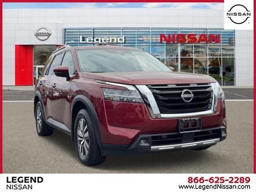 2022 Nissan Pathfinder SL