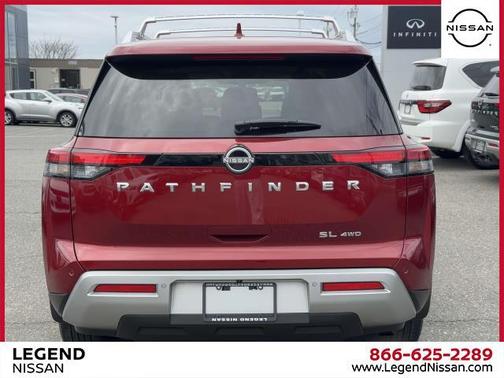 2022 Nissan Pathfinder SL