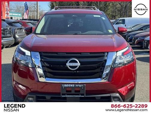 2024 Nissan Pathfinder SL