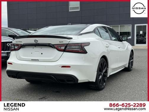 2022 Nissan Maxima SR