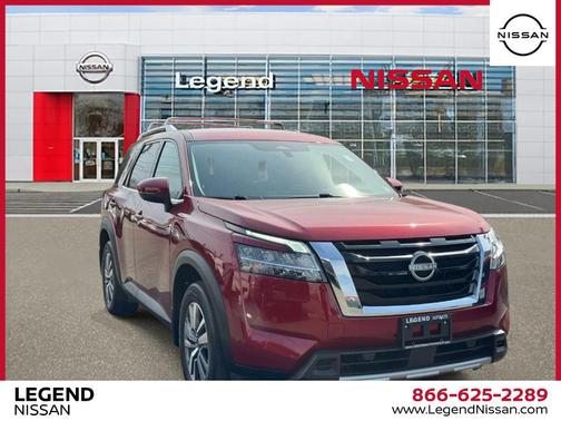2023 Nissan Pathfinder SL