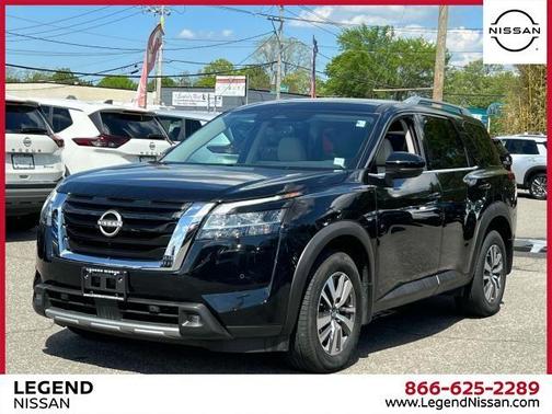 2022 Nissan Pathfinder SL