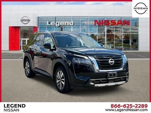 2022 Nissan Pathfinder SL