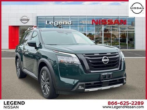 2022 Nissan Pathfinder SL