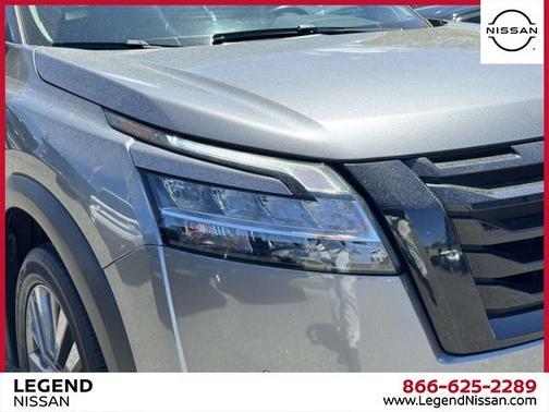 2022 Nissan Pathfinder SL