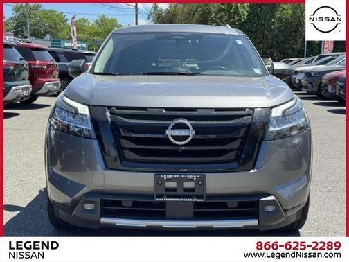2022 Nissan Pathfinder SL