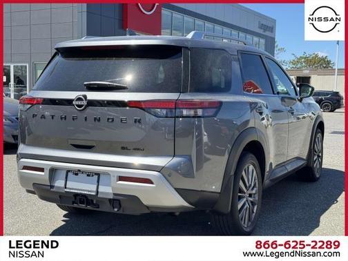 2022 Nissan Pathfinder SL