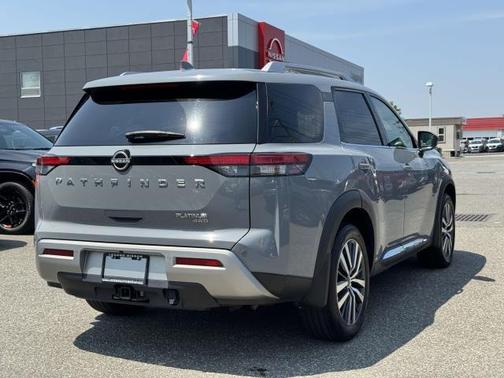 2022 Nissan Pathfinder Platinum
