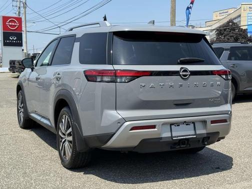 2022 Nissan Pathfinder Platinum