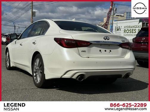 2023 INFINITI Q50 LUXE
