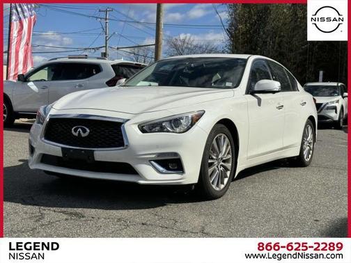 2023 INFINITI Q50 LUXE