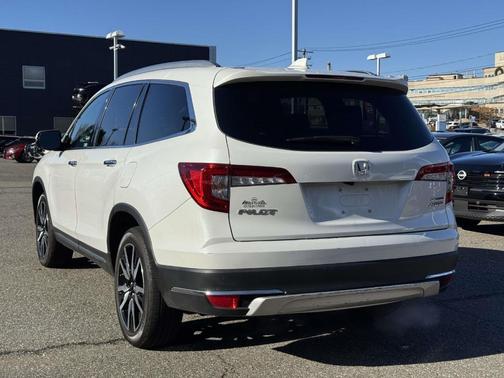 2022 Honda Pilot Touring 7-Passenger