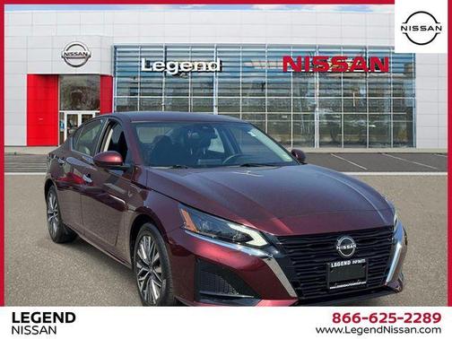 Garnet Pearl 2023 Nissan Altima 2.5 SV