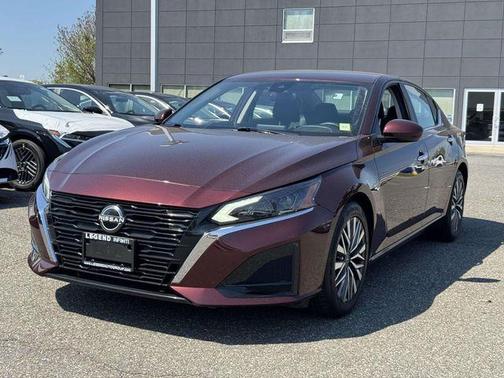 Garnet Pearl 2023 Nissan Altima 2.5 SV