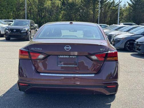 Garnet Pearl 2023 Nissan Altima 2.5 SV