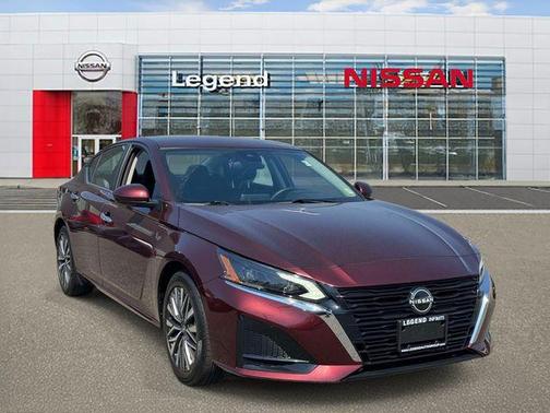 Garnet Pearl 2023 Nissan Altima 2.5 SV