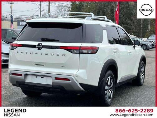 2023 Nissan Pathfinder SL