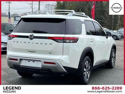 2023 Nissan Pathfinder SL
