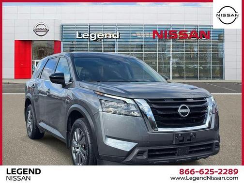 2024 Nissan Pathfinder S