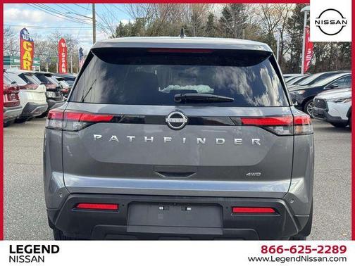 2024 Nissan Pathfinder S