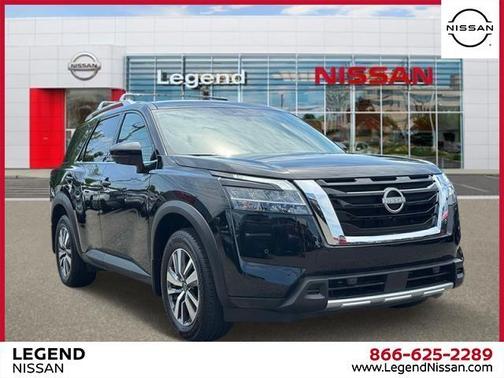 2024 Nissan Pathfinder SL