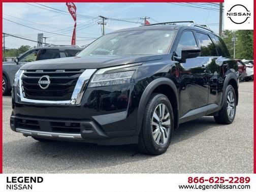 2024 Nissan Pathfinder SL