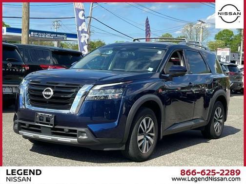 2022 Nissan Pathfinder SL