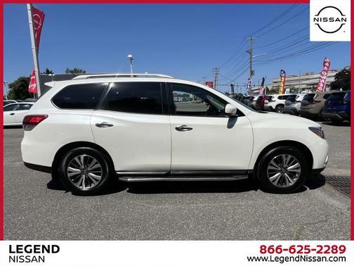 2016 Nissan Pathfinder SV